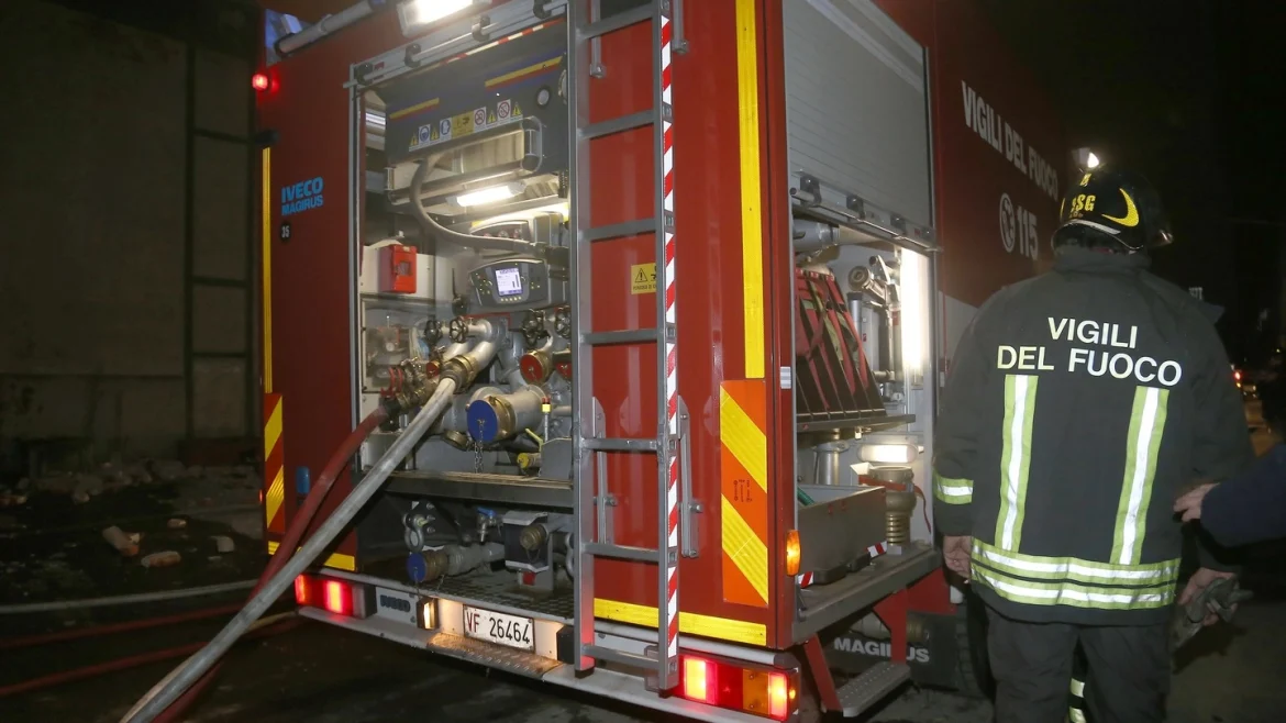 Albissola Marina (SV) | Camion a  fuoco sull’Aurelia, fiamme domate dai pompieri