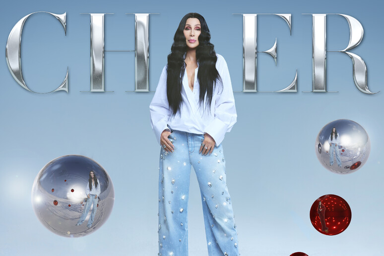 Le canzoni di Natale secondo Cher, esce l’album Christmas