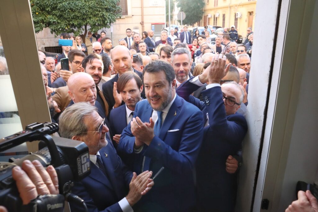 Salvini in Calabria | «Il mio obiettivo è che a fine mandato la 106 non sia più la strada della morte»