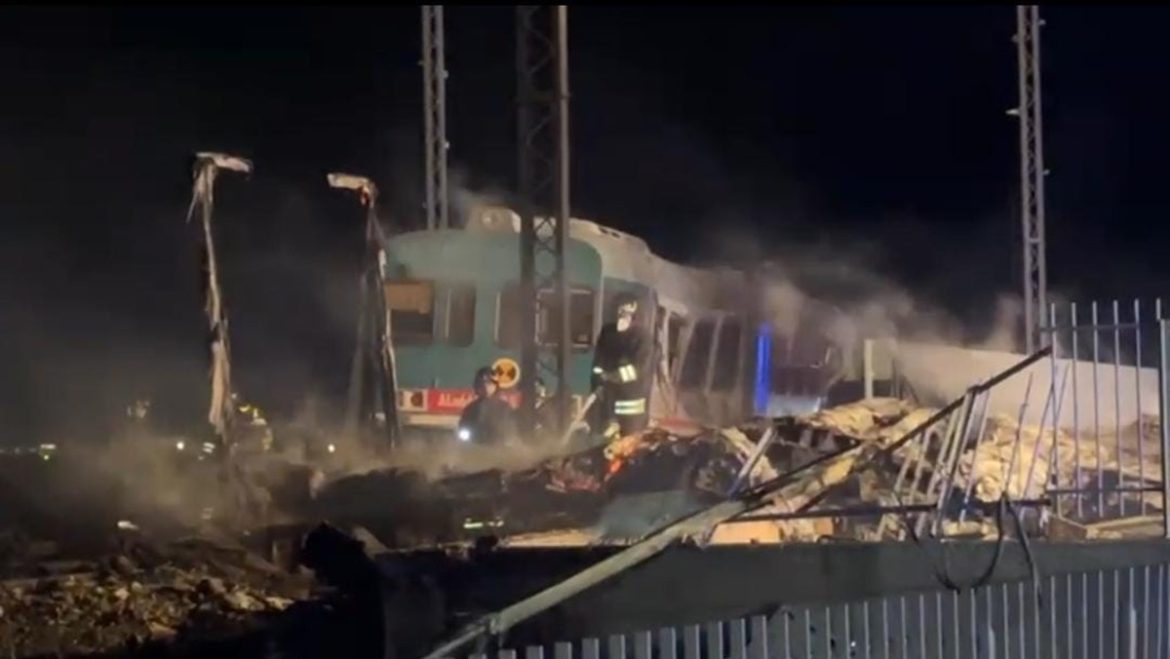 Corigliano Rossano (CS) | Treno travolge un camion fermo sui binari, due morti – VIDEO