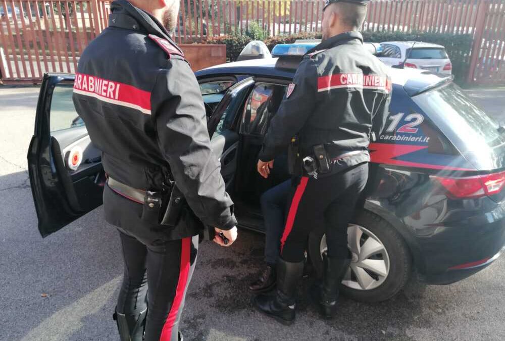 Milano | Un coinquilino accoltellato e l’altro preso a bastonate: arrestato egiziano