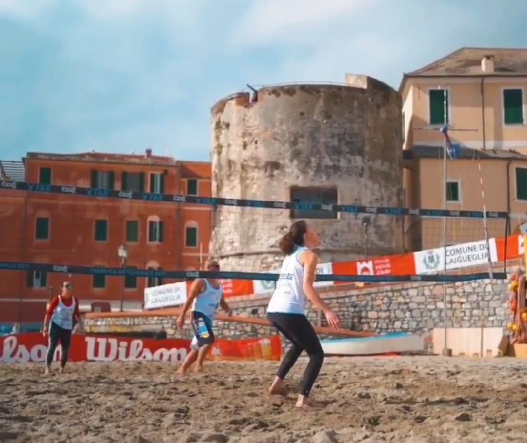 Laigueglia (SV) | Torneo di beach volley, in spiaggia si sfidano anche i bambini
