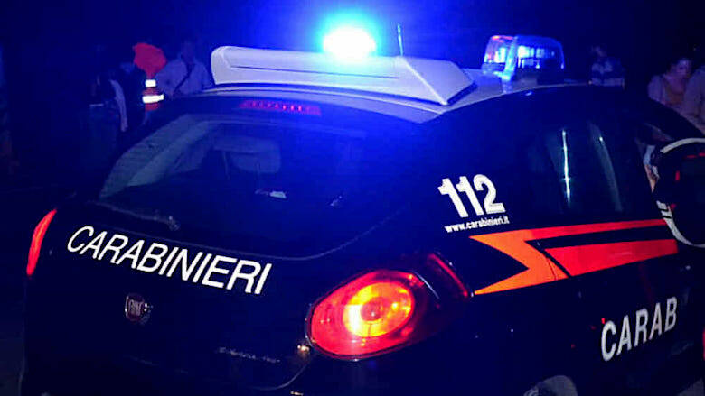 Bologna | 19enne arrestato due volte in tre ore: prima furto e poi danneggiamenti