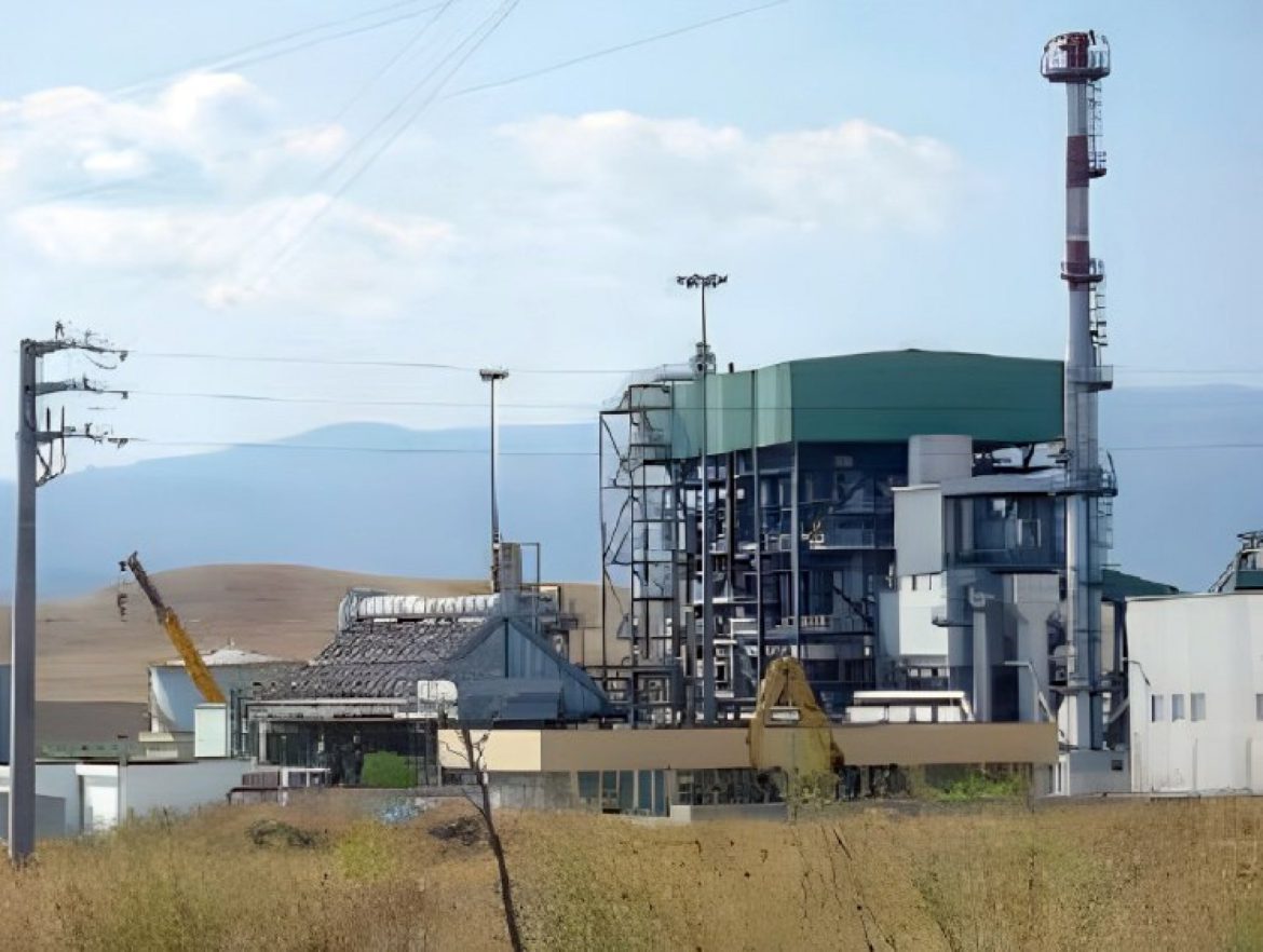Cutro (KR) | Stipendi arretrati, continua la protesta degli operai della centrale a biomasse