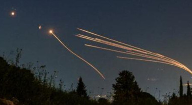 L’Iran attacca: centinaia di droni e missili in volo verso Israele