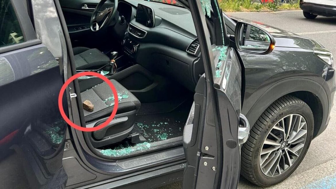 Torino | Lancia un sasso contro auto, sfonda il vetro e colpisce un passeggero: arrestato (lo aveva già fatto 2 volte)