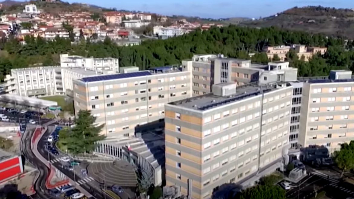 Teramo | Detenuto si lancia dalla finestra dell’ospedale per tentare l’evasione
