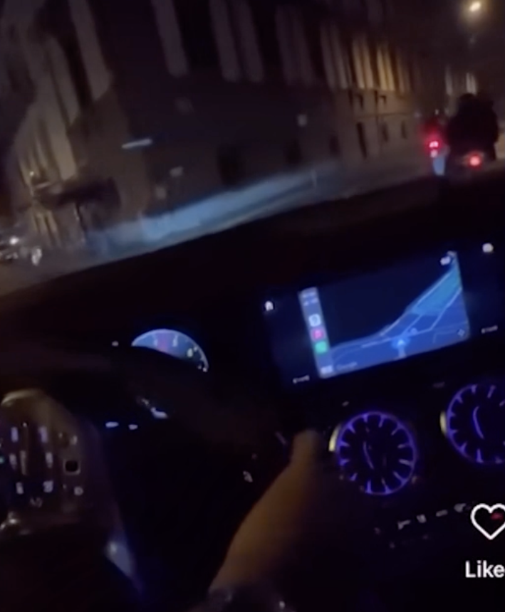 Napoli | A 200 km/h in città tra auto e scooter, mentre si riprende col telefonino: la denuncia del deputato Borrelli