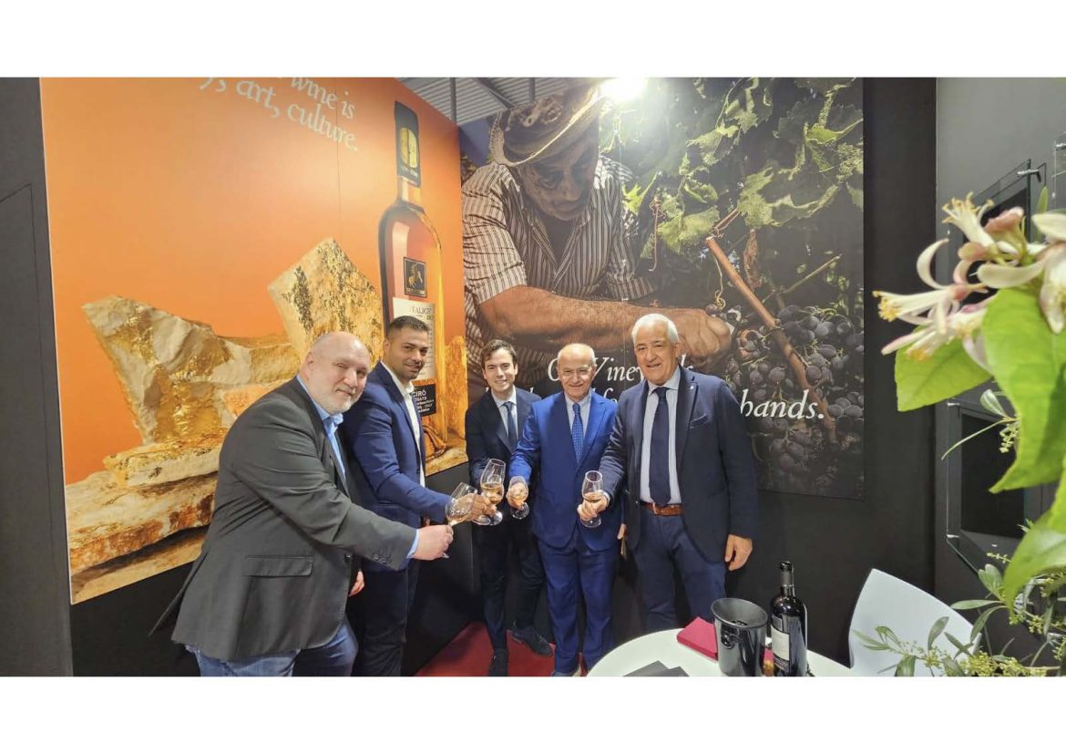 Vinitaly | Il Puntalice BIO di Senatore Vini trionfa come miglior rosè biologico, successo per la Calabria