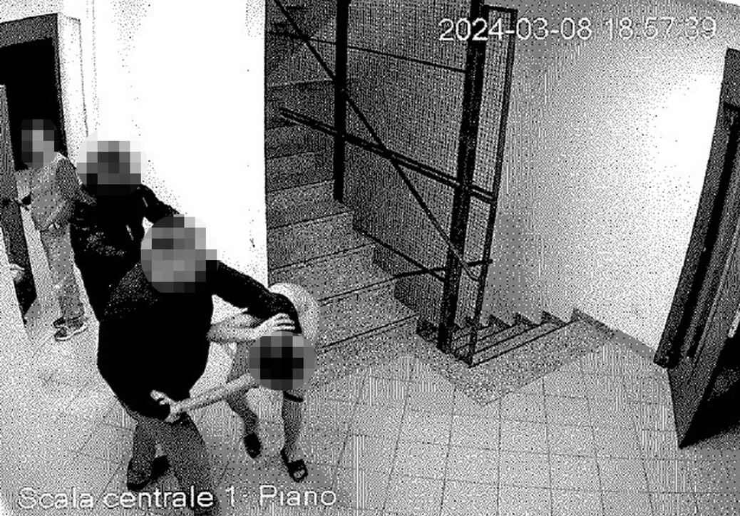 Milano | Torture nel carcere minorile Beccaria: dalle telecamere interne scene orribili