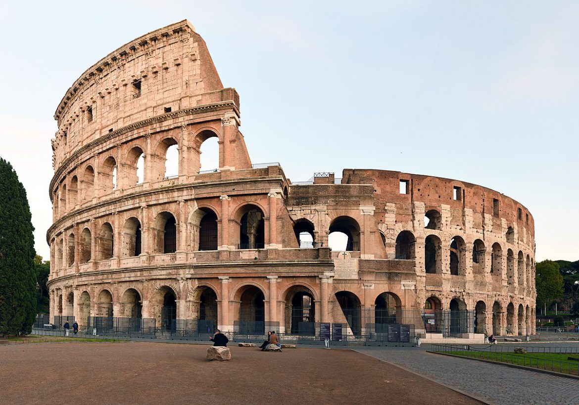 SAI PERCHE’…il Colosseo è crollato solo per metà?